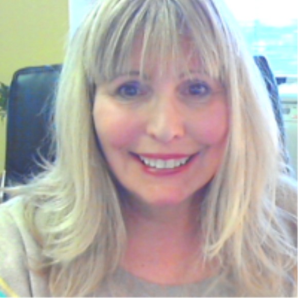 Meet your Posher, Liz - Picture 1 of 1